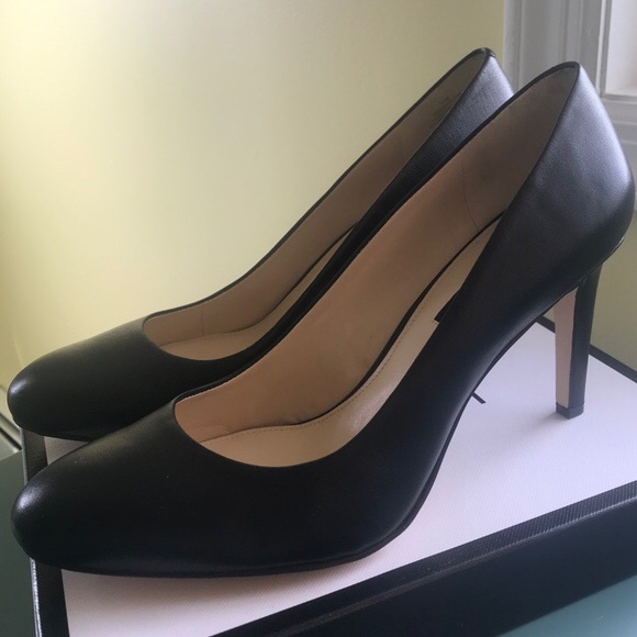 New Nine West Black Leather Pumps - Picture 3 of 4
